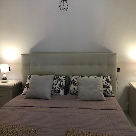 Ferienwohnung Elegante Monolocale Al Centro Del Paese Teulada Exterior foto